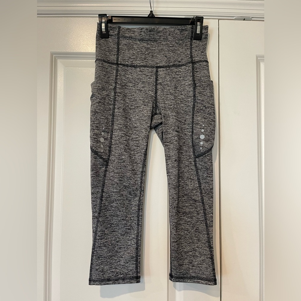 Xersion Capri Leggings Grey